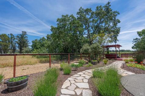 592 Peppertree Drive Windsor CA 95492