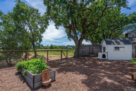 592 Peppertree Drive Windsor CA 95492