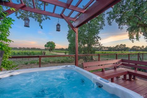 592 Peppertree Drive Windsor CA 95492