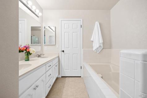 1450 Morning Glory Drive Petaluma CA 94954