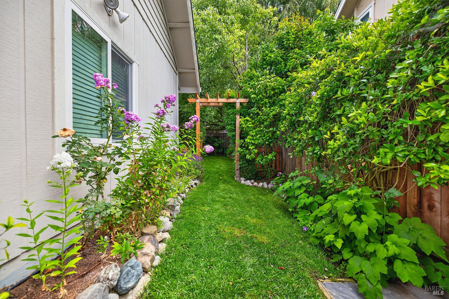 1450 Morning Glory Drive Petaluma CA 94954