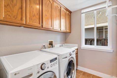 413 Redrock Way Petaluma CA 94954