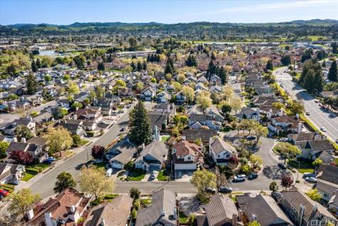 413 Redrock Way Petaluma CA 94954