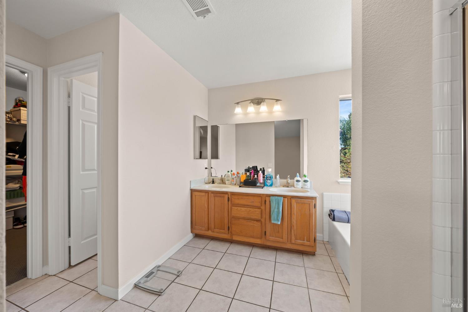 526 Regency Circle Vacaville CA 95687