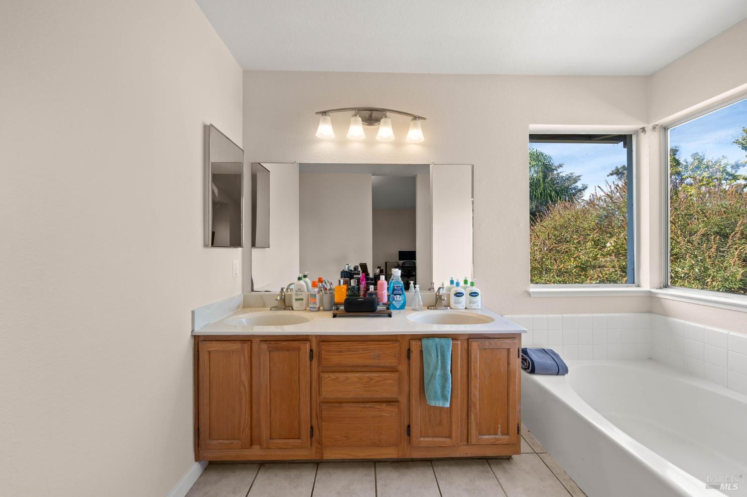 526 Regency Circle Vacaville CA 95687