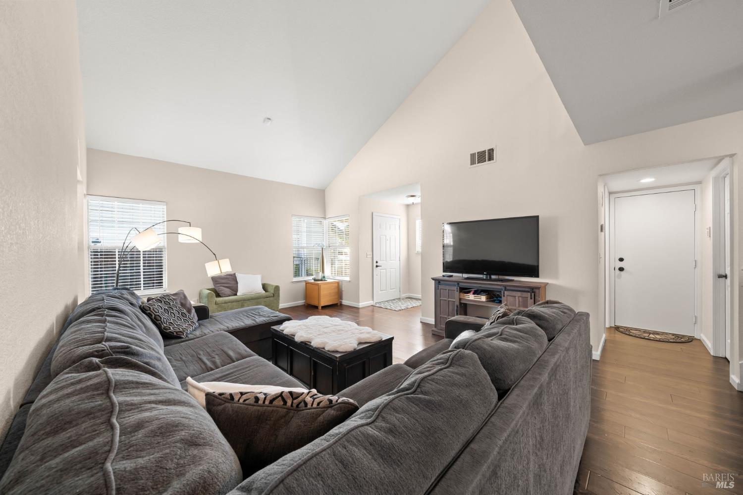 526 Regency Circle Vacaville CA 95687
