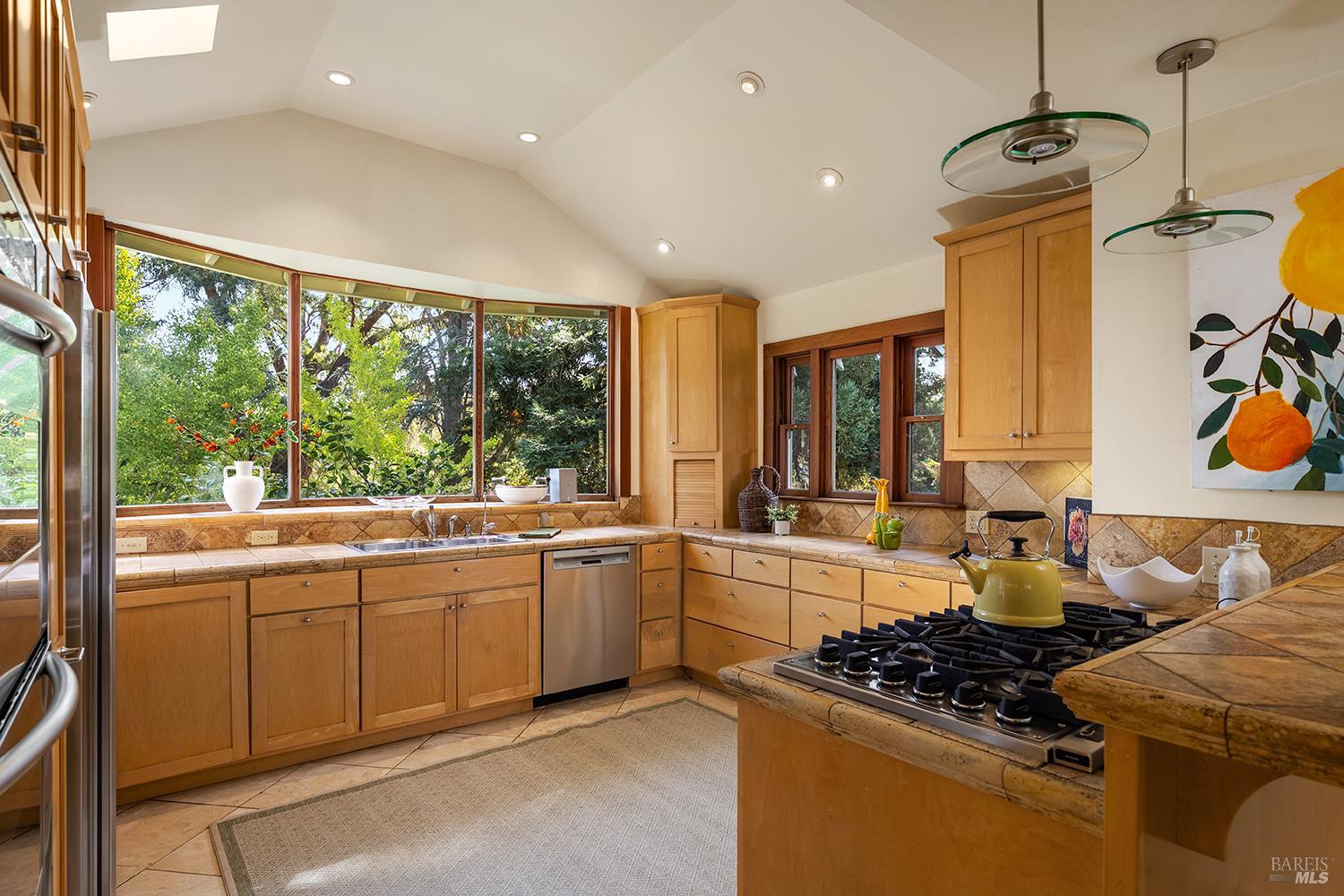 690 Palm Avenue Penngrove CA 94951