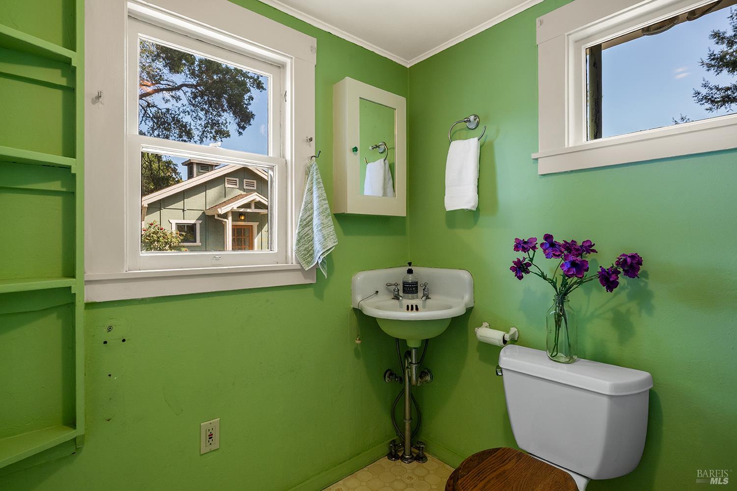 690 Palm Avenue Penngrove CA 94951