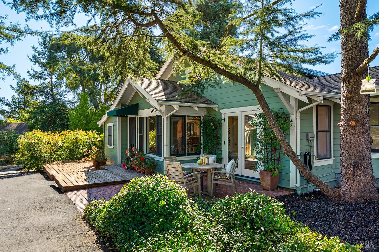 690 Palm Avenue Penngrove CA 94951