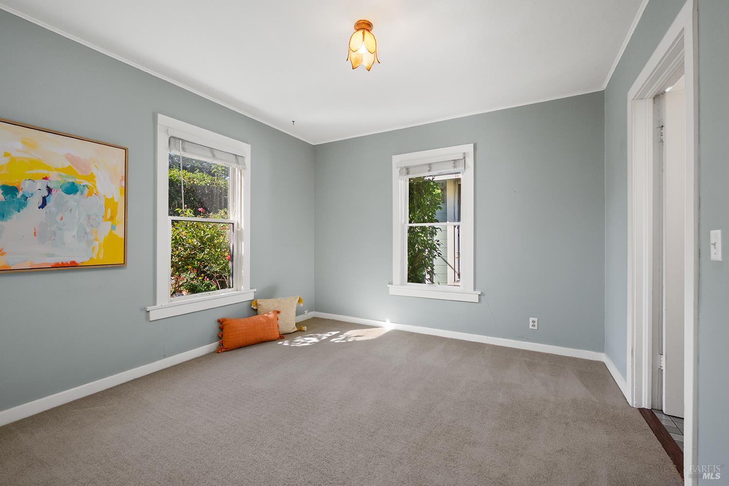 690 Palm Avenue Penngrove CA 94951