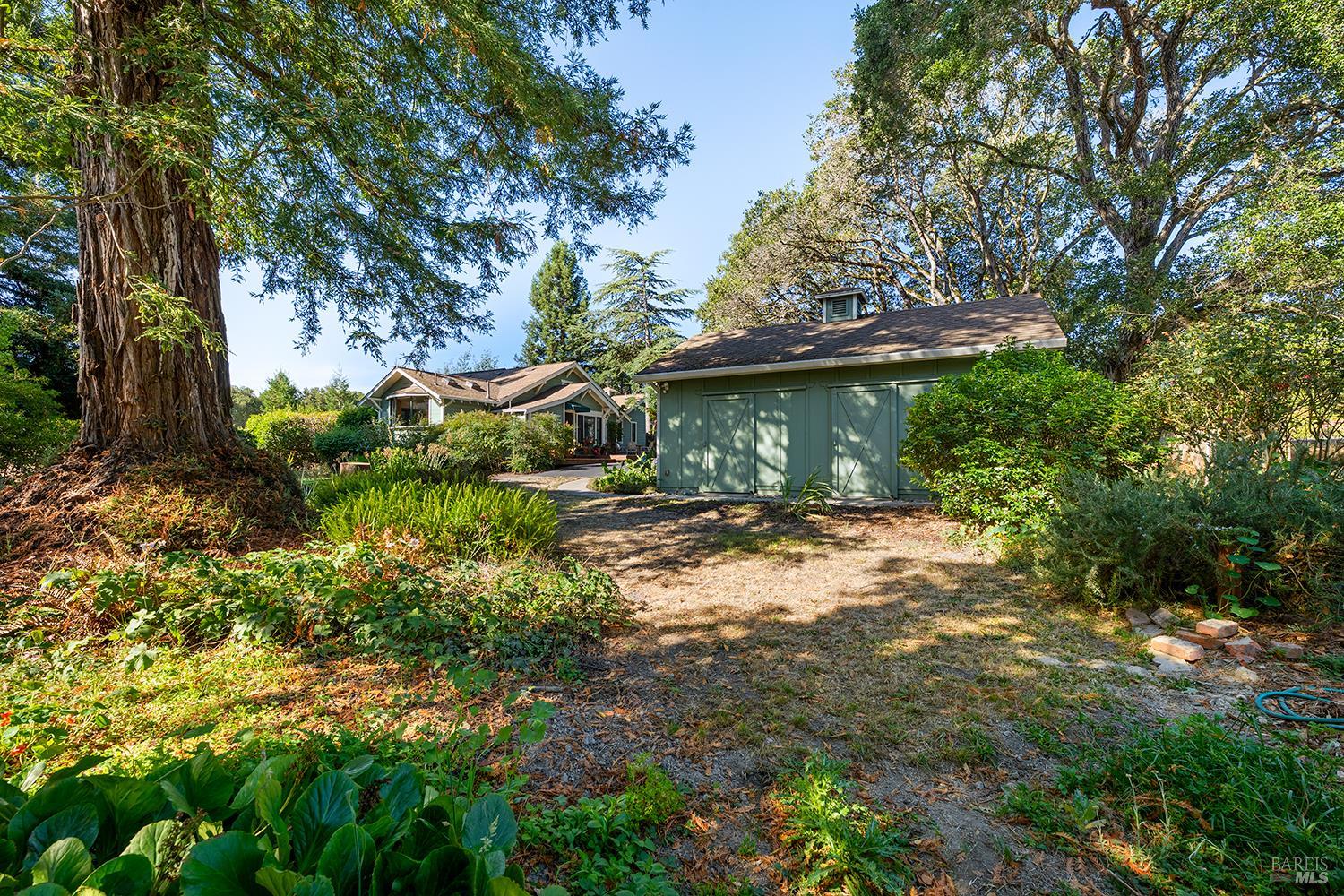 690 Palm Avenue Penngrove CA 94951
