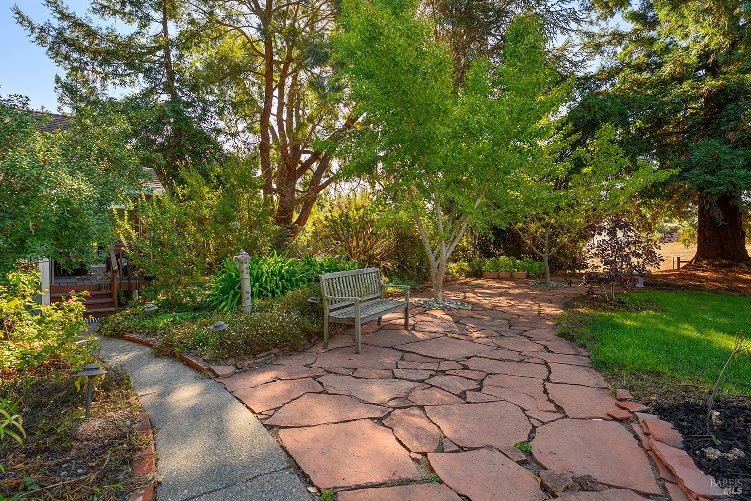 690 Palm Avenue Penngrove CA 94951