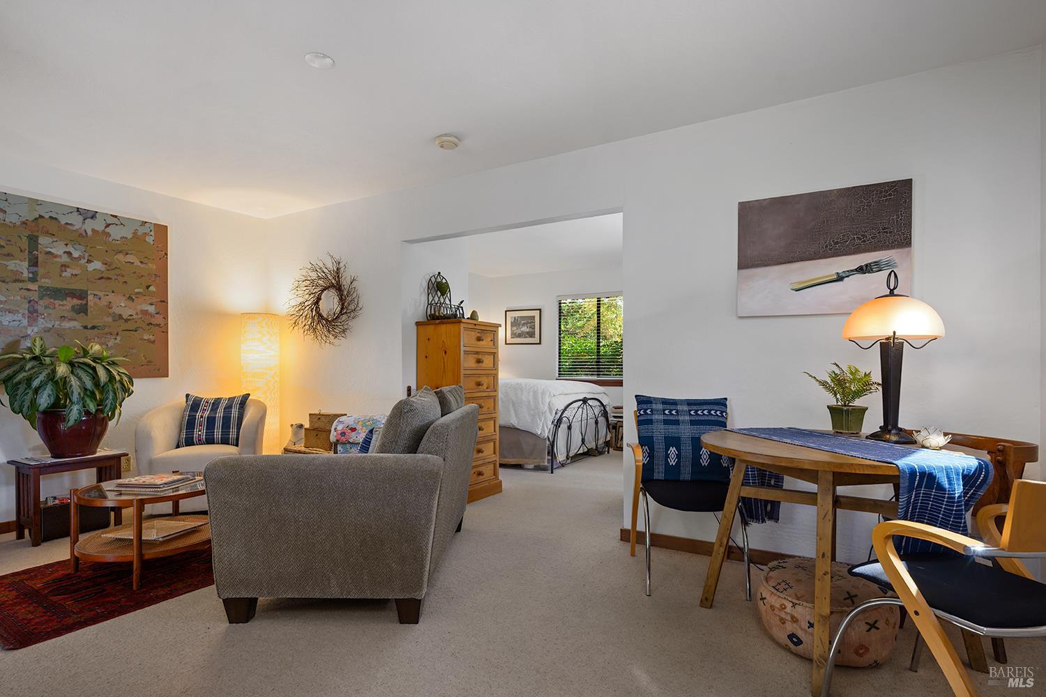 690 Palm Avenue Penngrove CA 94951