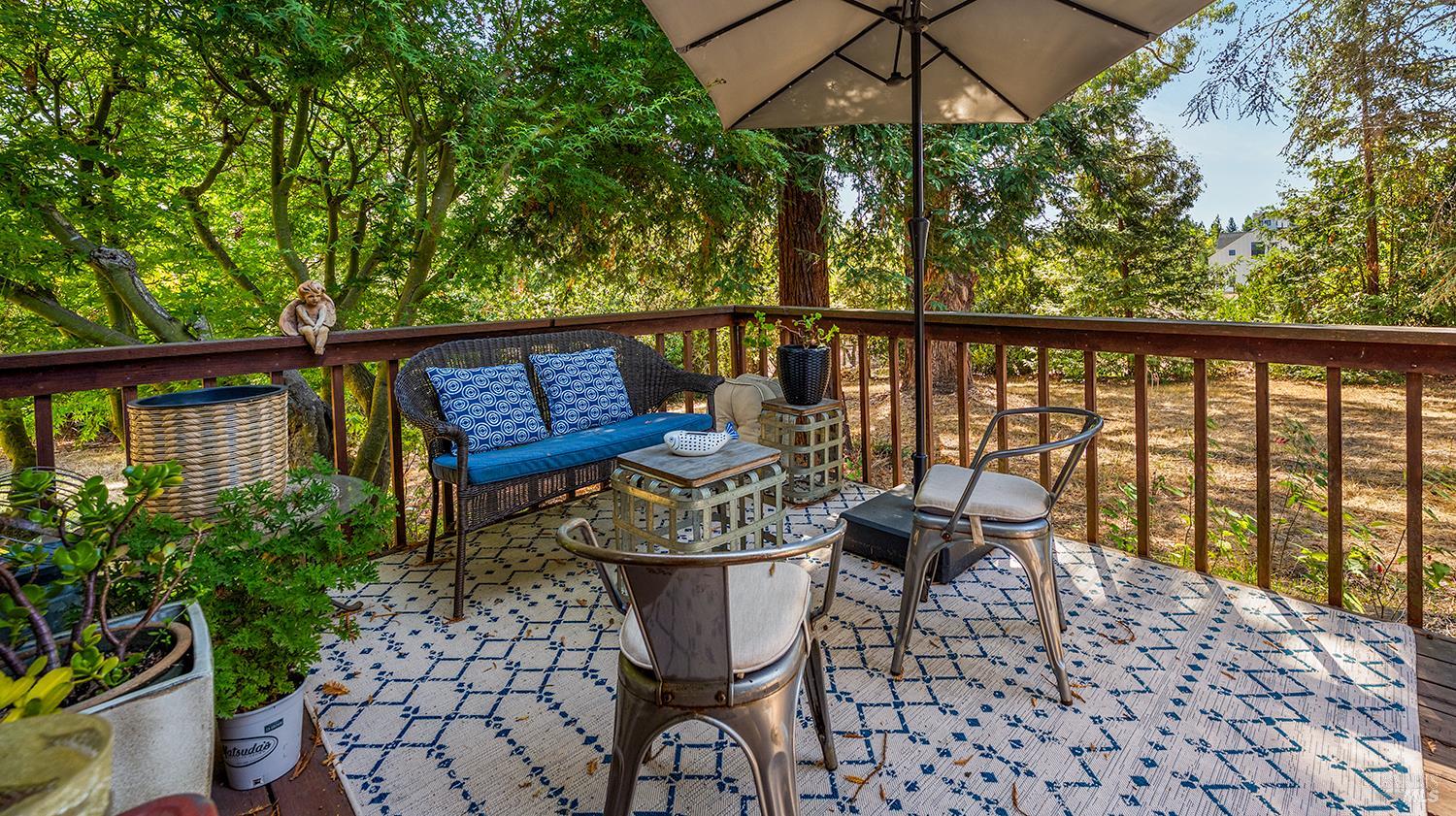 690 Palm Avenue Penngrove CA 94951