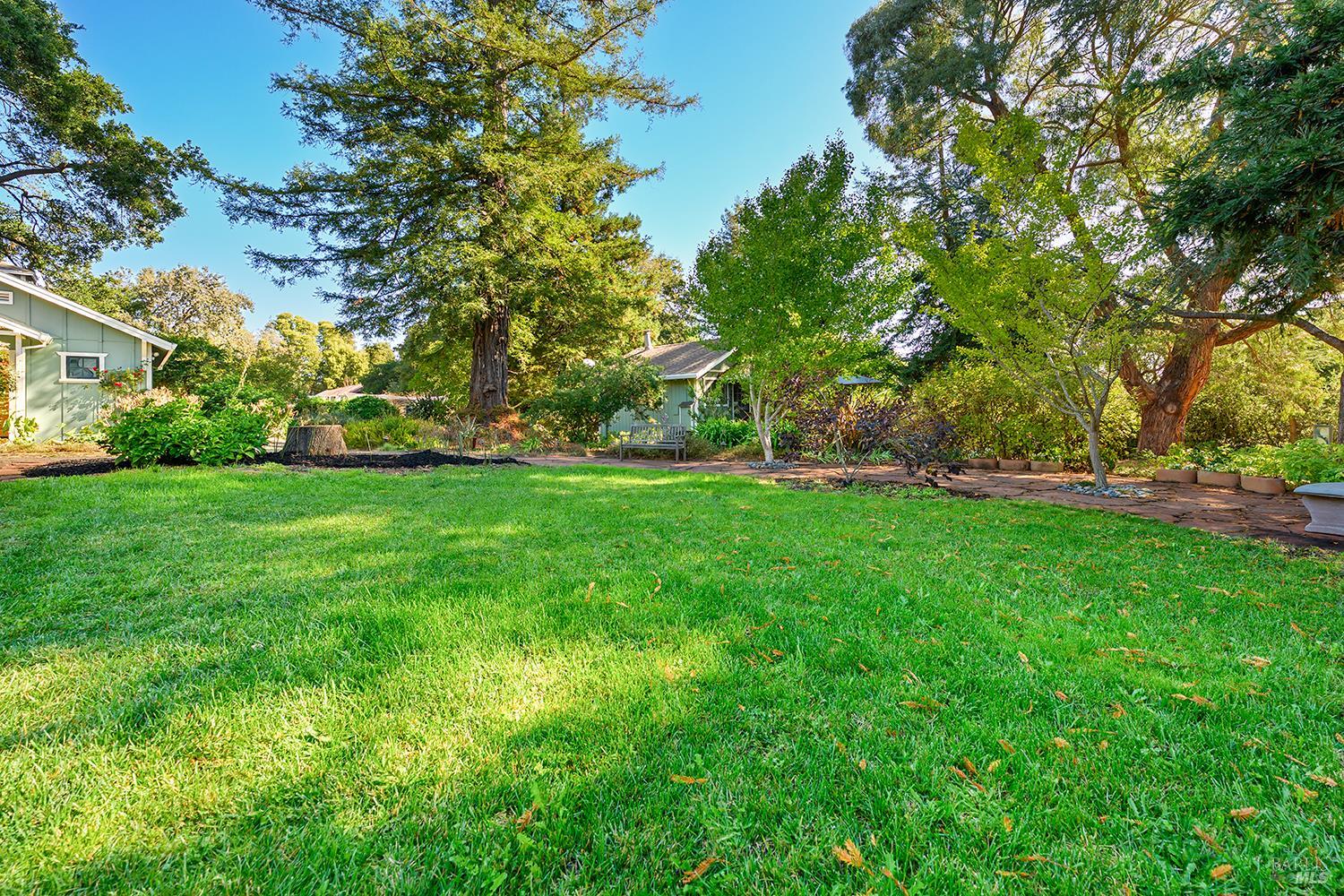 690 Palm Avenue Penngrove CA 94951