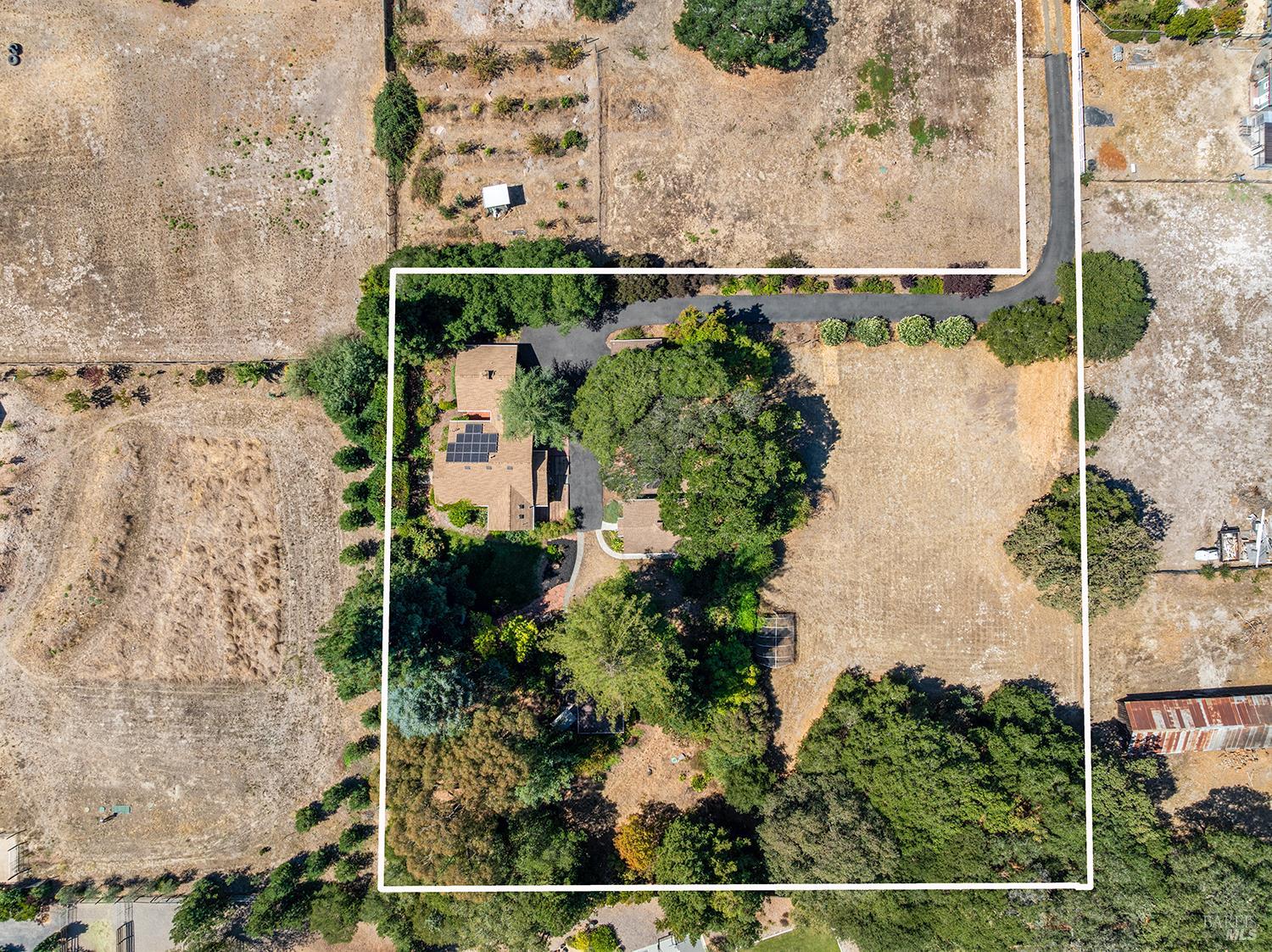 690 Palm Avenue Penngrove CA 94951