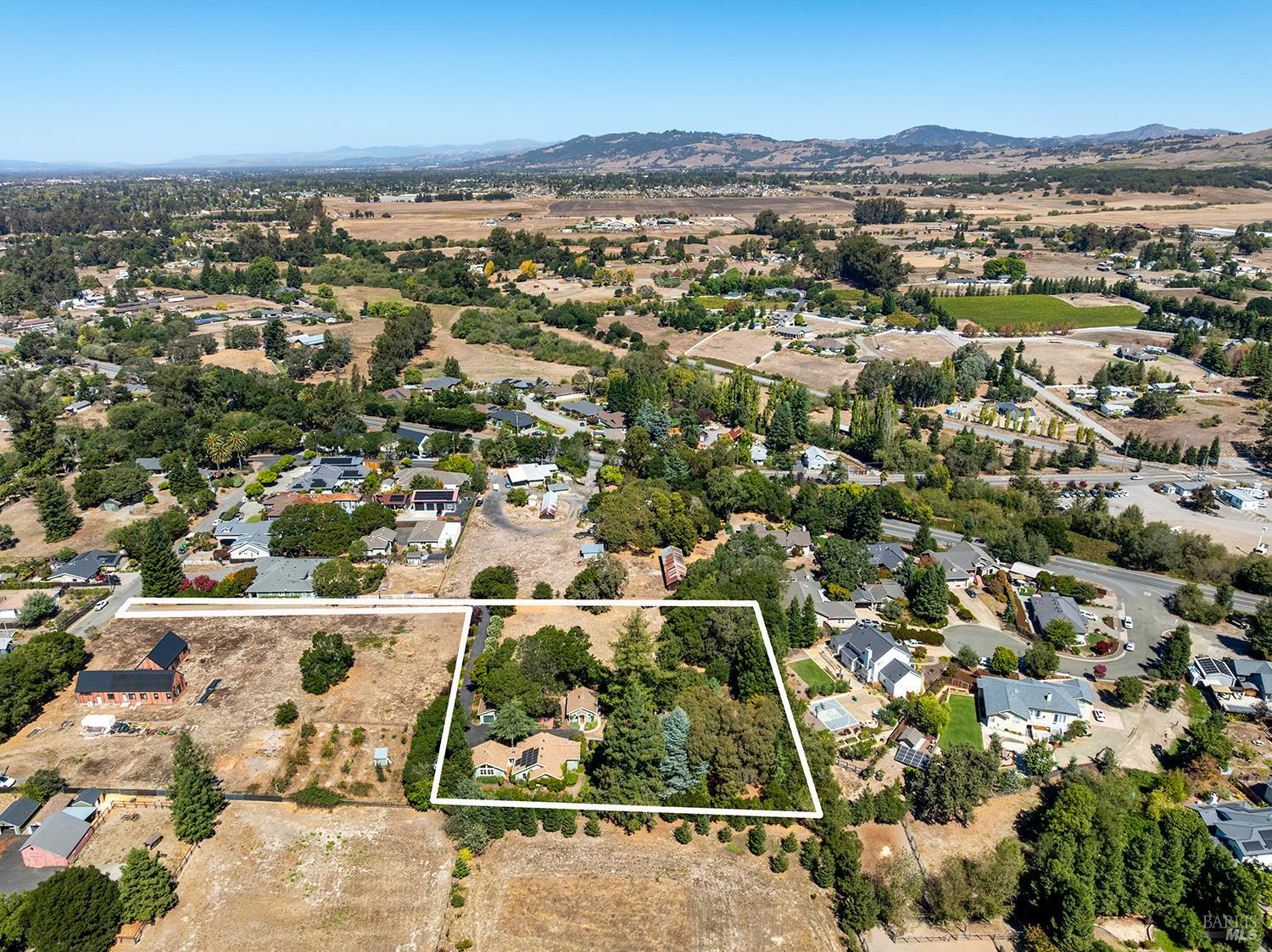 690 Palm Avenue Penngrove CA 94951