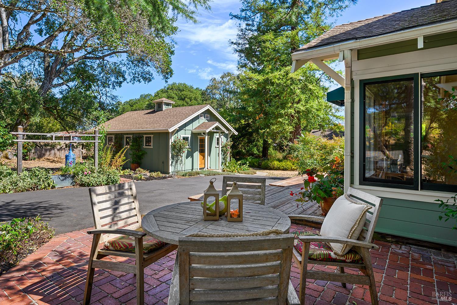 690 Palm Avenue Penngrove CA 94951