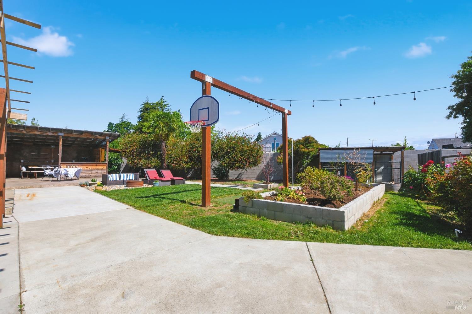 2720 Hilltop Drive Napa CA 94558