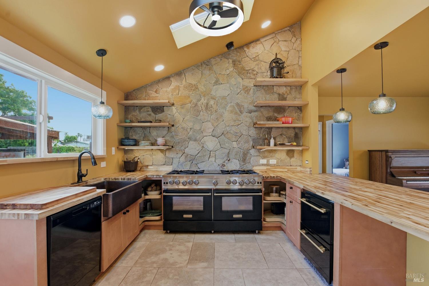 2720 Hilltop Drive Napa CA 94558