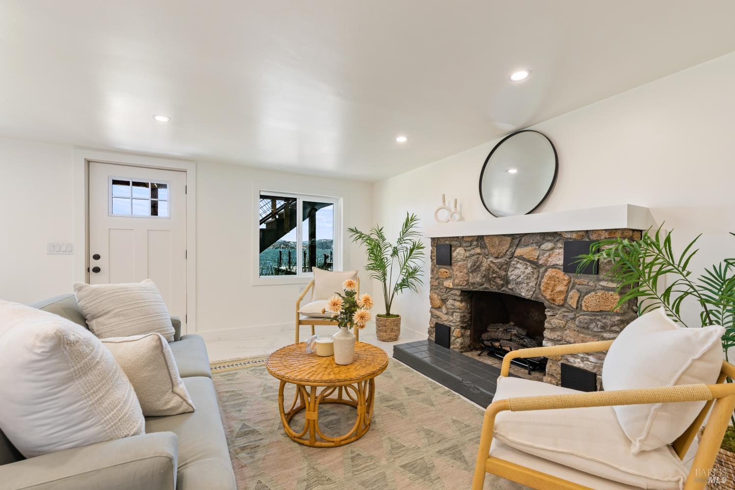 2570 Eastlake Drive Kelseyville CA 95451