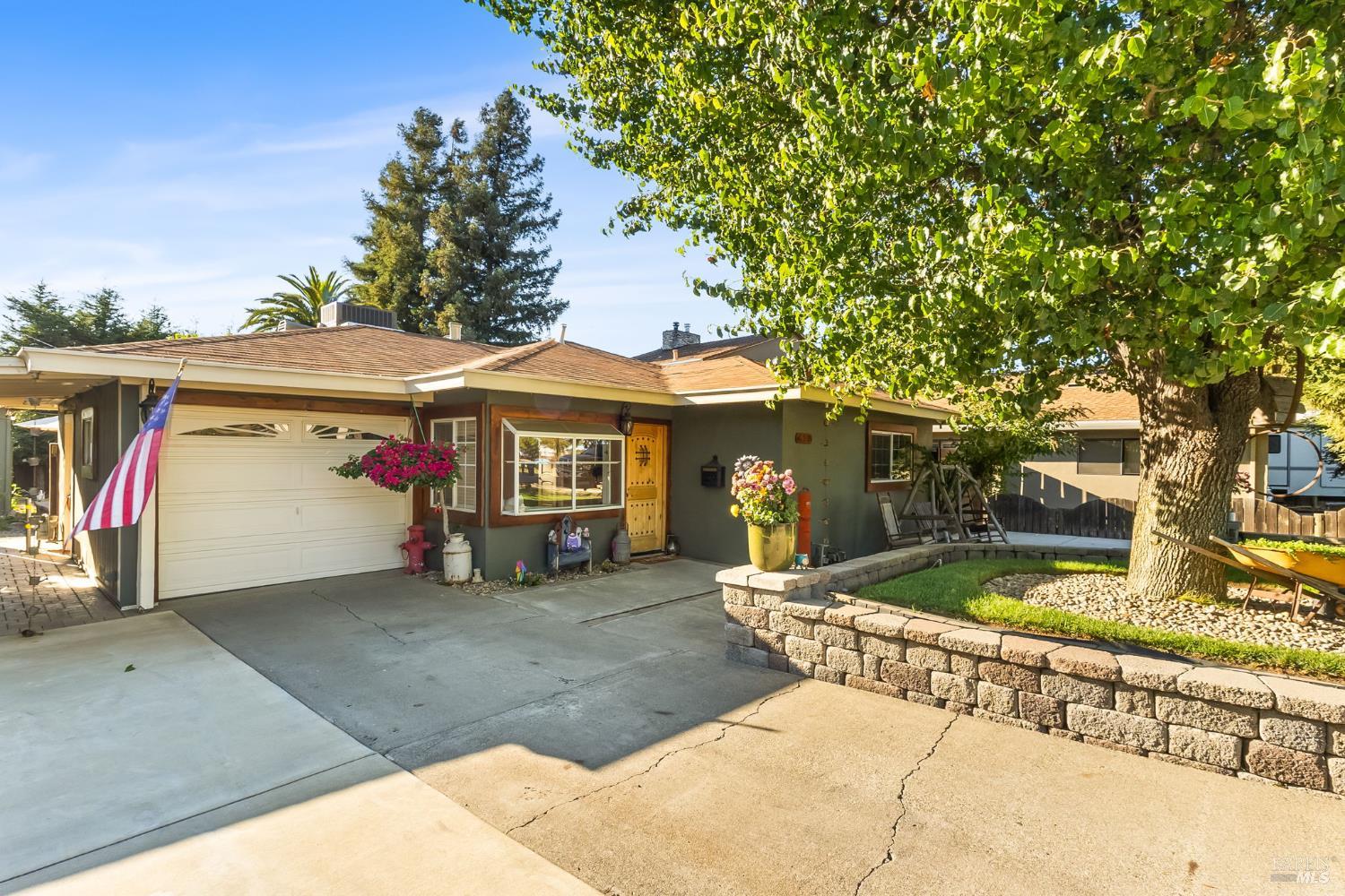 613 N Adams Street Dixon CA 95620