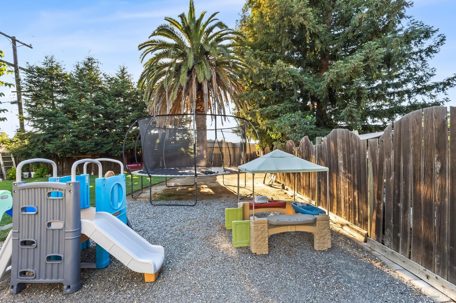 613 N Adams Street Dixon CA 95620