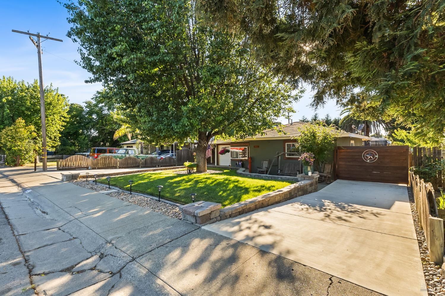 613 N Adams Street Dixon CA 95620