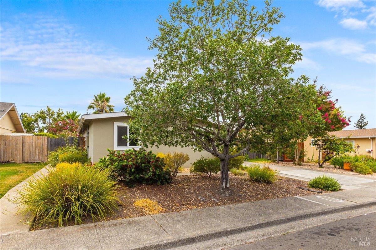 232 Twin Oaks Way Healdsburg CA 95448