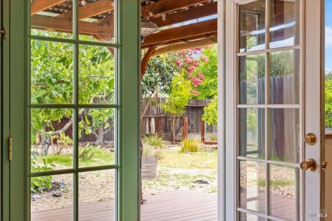 232 Twin Oaks Way Healdsburg CA 95448