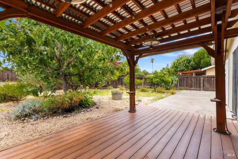 232 Twin Oaks Way Healdsburg CA 95448
