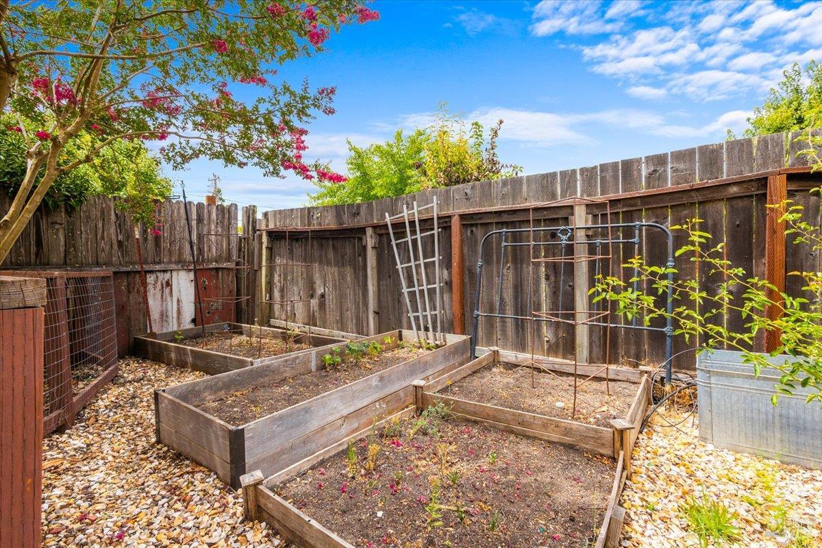 232 Twin Oaks Way Healdsburg CA 95448