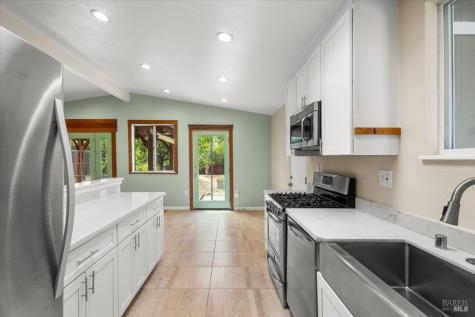 232 Twin Oaks Way Healdsburg CA 95448