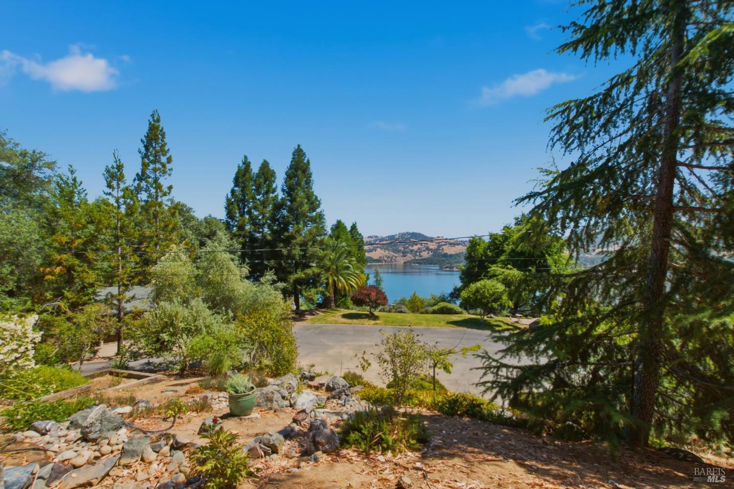 5301 Lake Ridge Drive Ukiah CA 95482