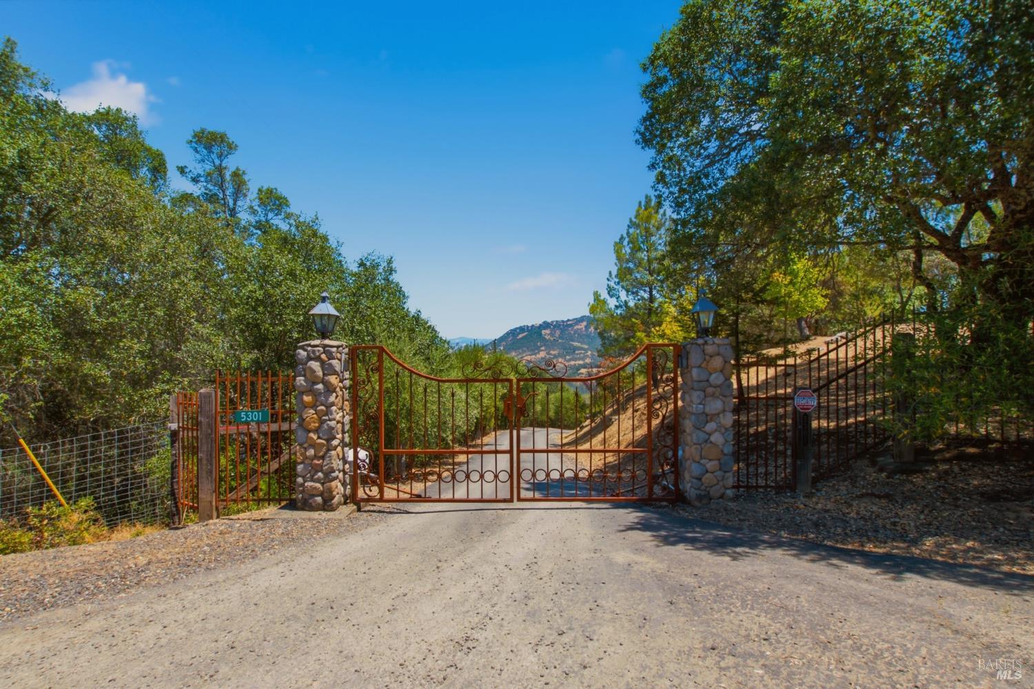 5301 Lake Ridge Drive Ukiah CA 95482