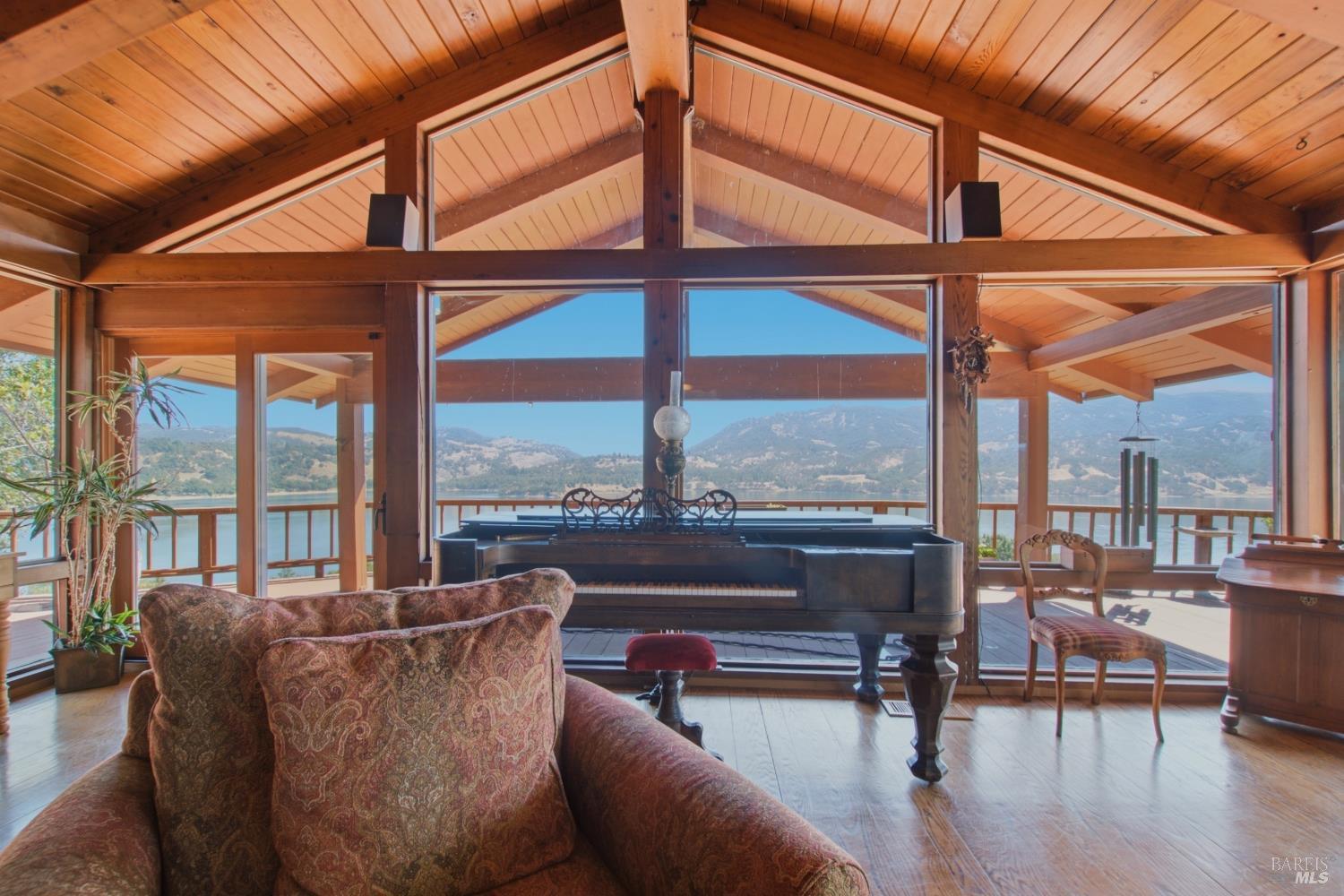 5301 Lake Ridge Drive Ukiah CA 95482