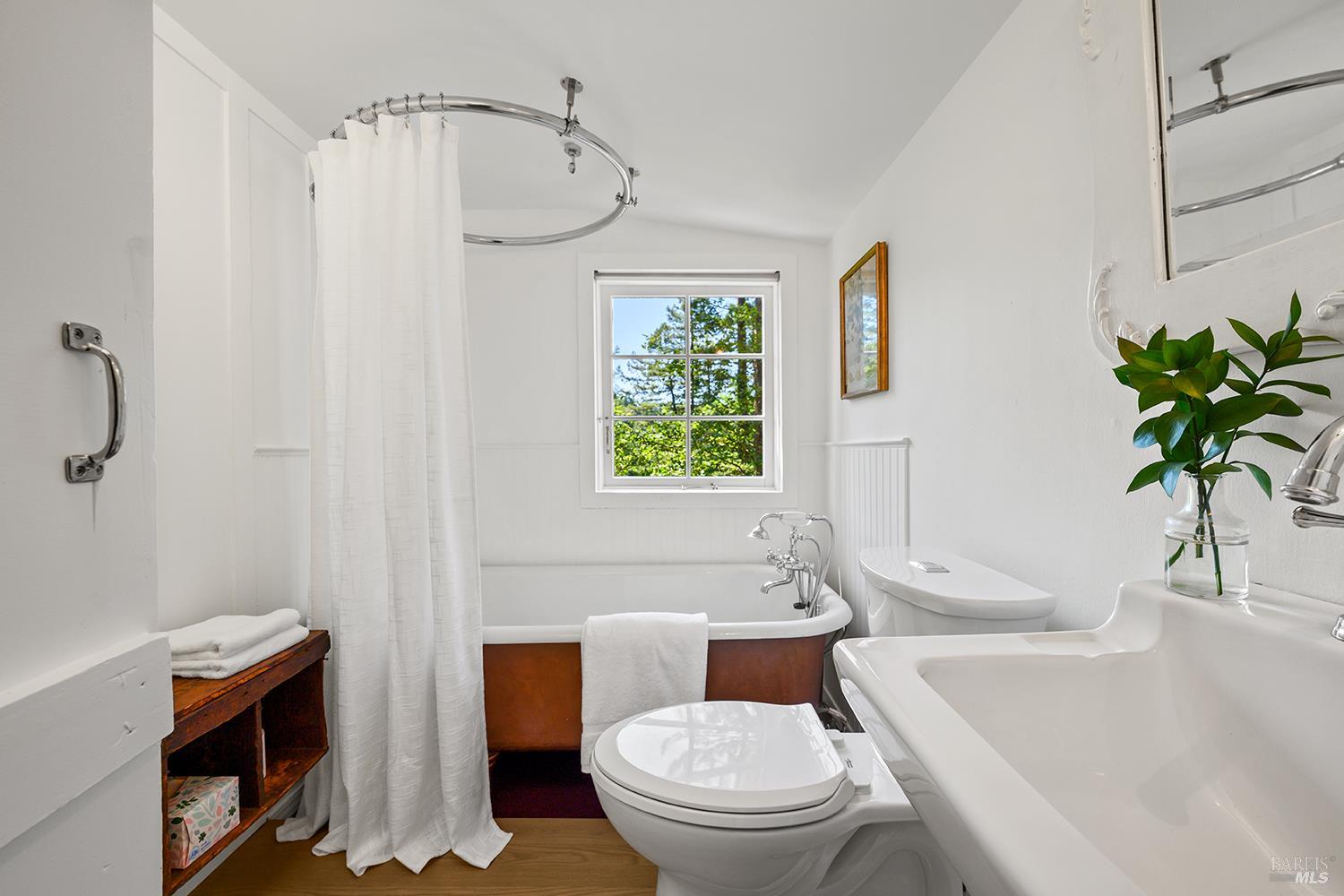 17385 Summit Avenue Guerneville CA 95446