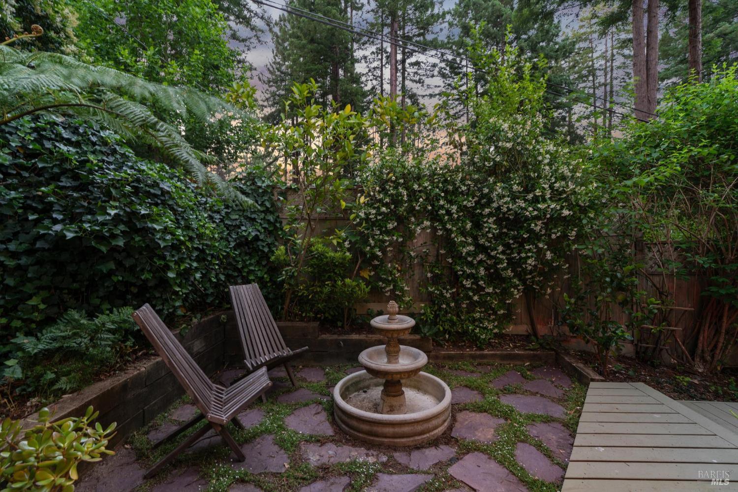 17385 Summit Avenue Guerneville CA 95446