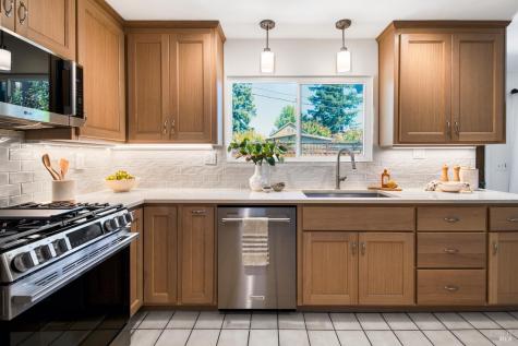 1634 Center Road Novato CA 94947