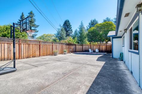 1634 Center Road Novato CA 94947
