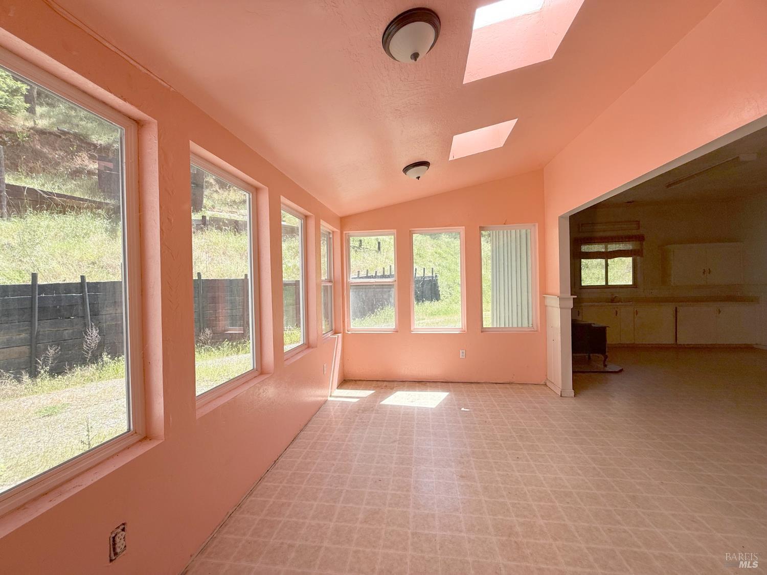 32757 Highway 128 Highway Cloverdale CA 95425