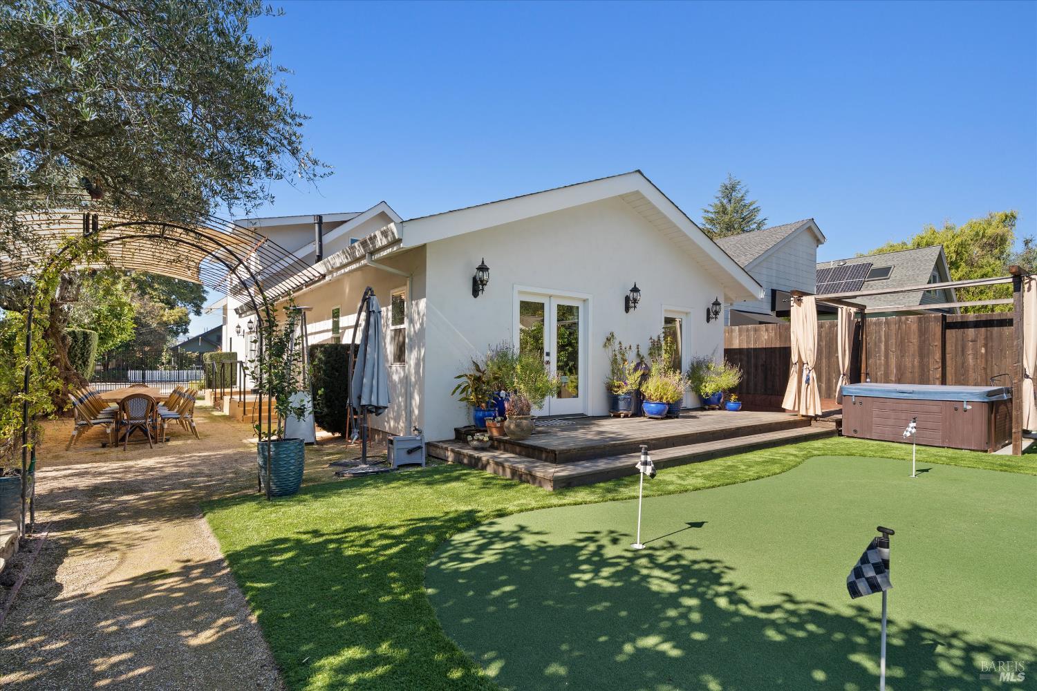 620 Brown Street Healdsburg CA 95448