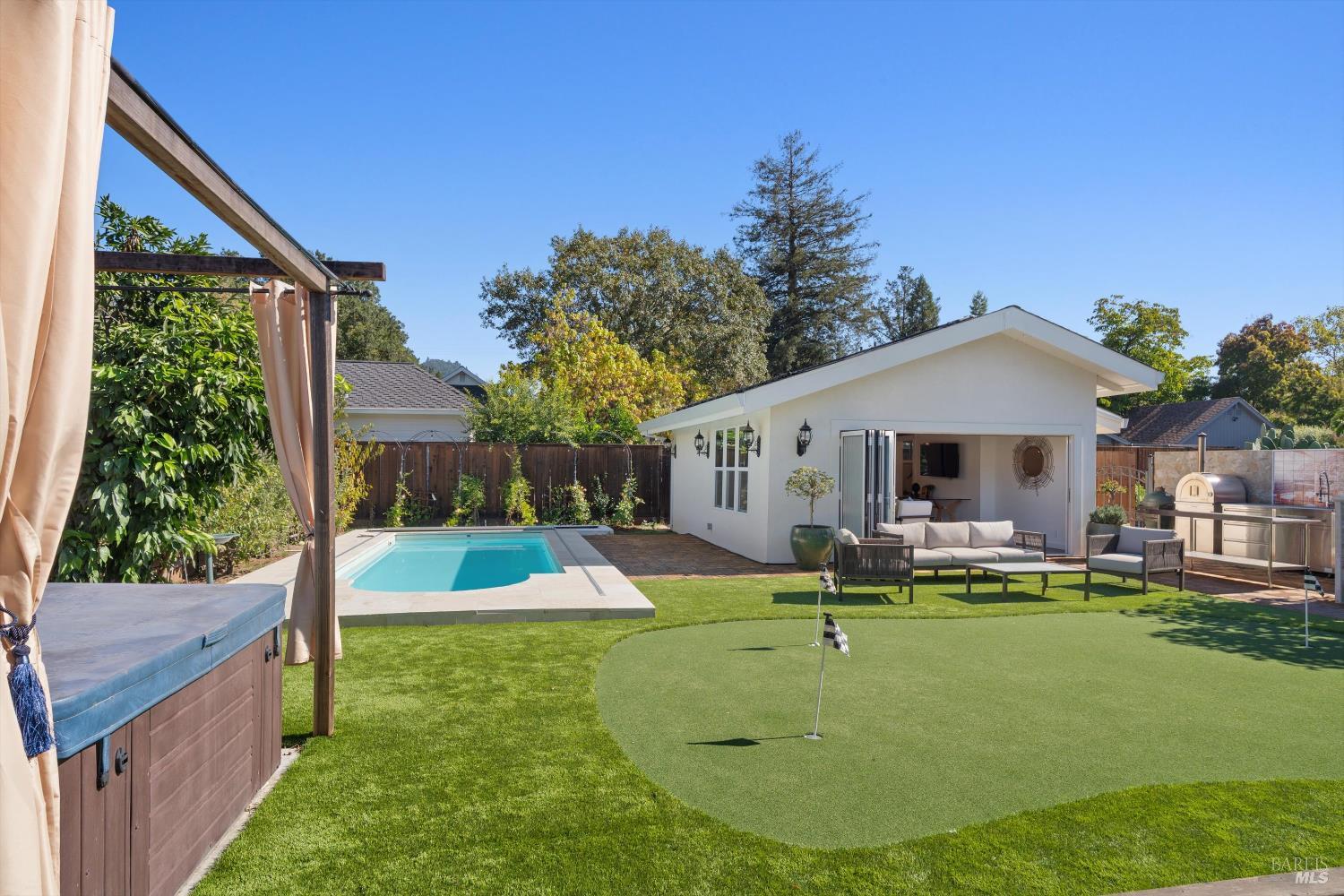 620 Brown Street Healdsburg CA 95448