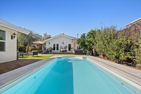 620 Brown Street Healdsburg CA 95448