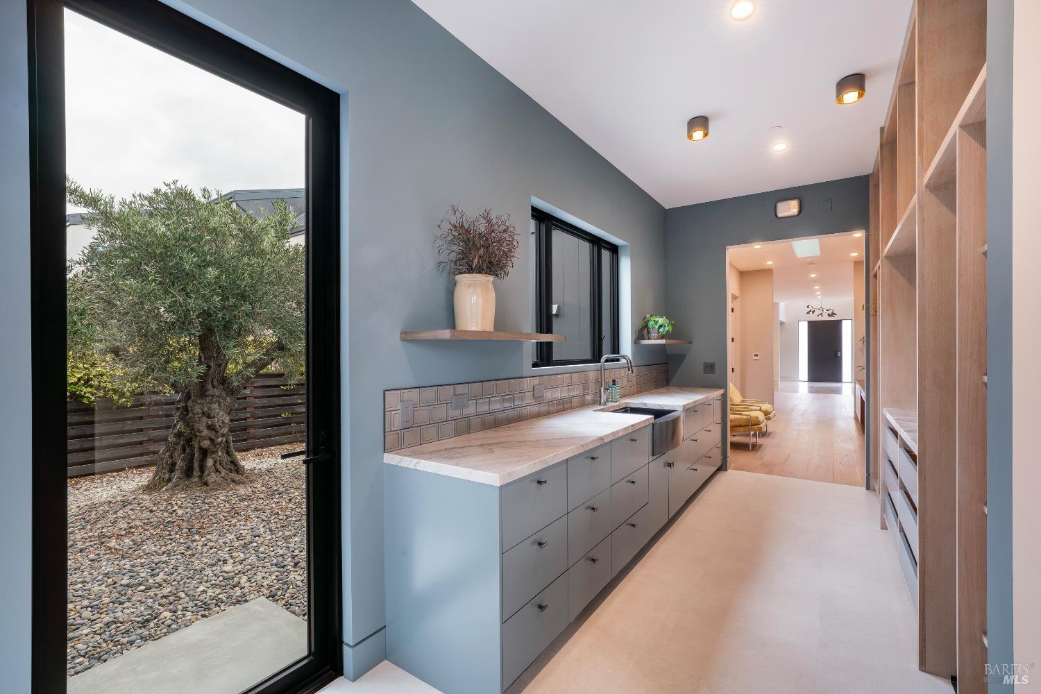 983 Grove Street Healdsburg CA 95448