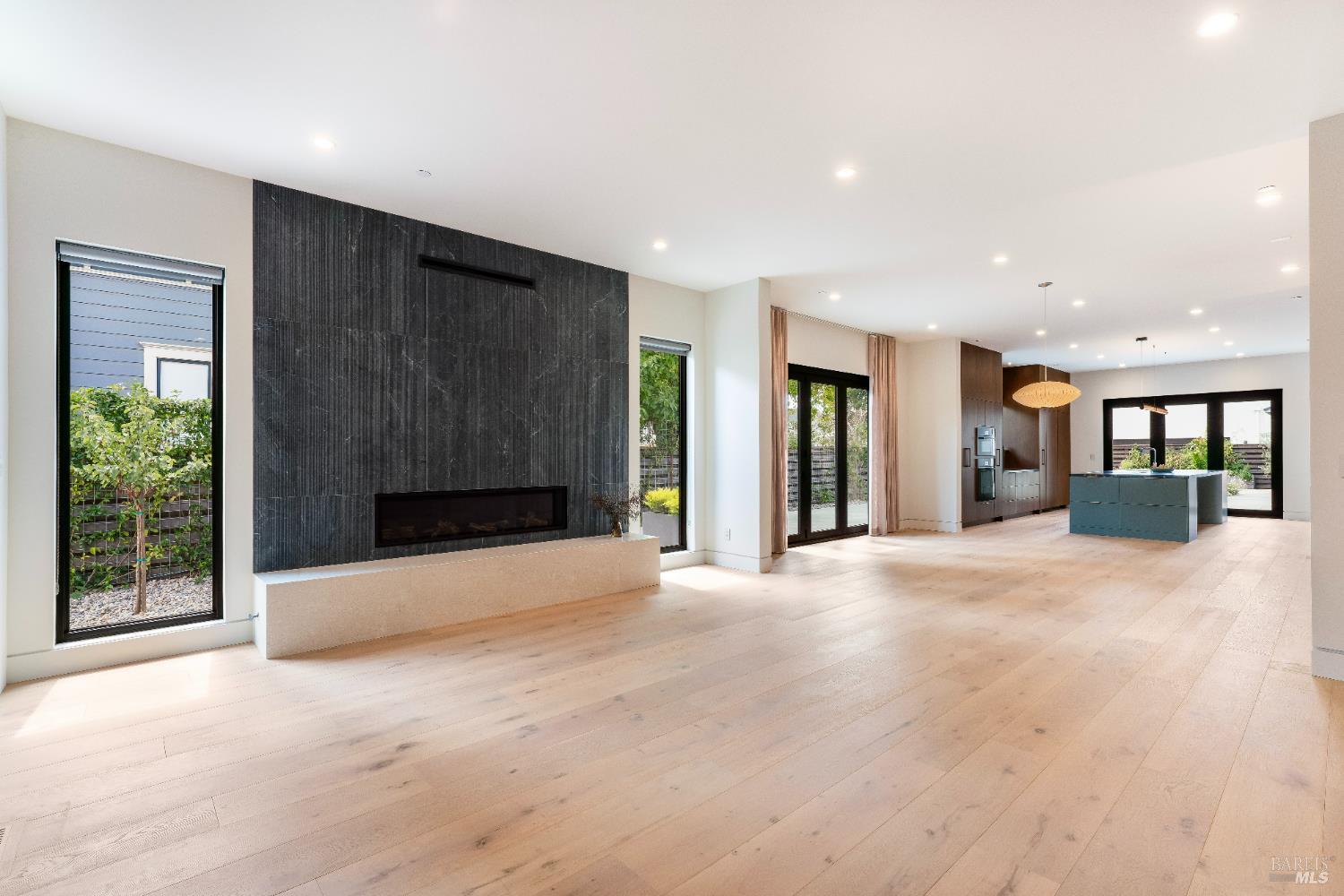 983 Grove Street Healdsburg CA 95448