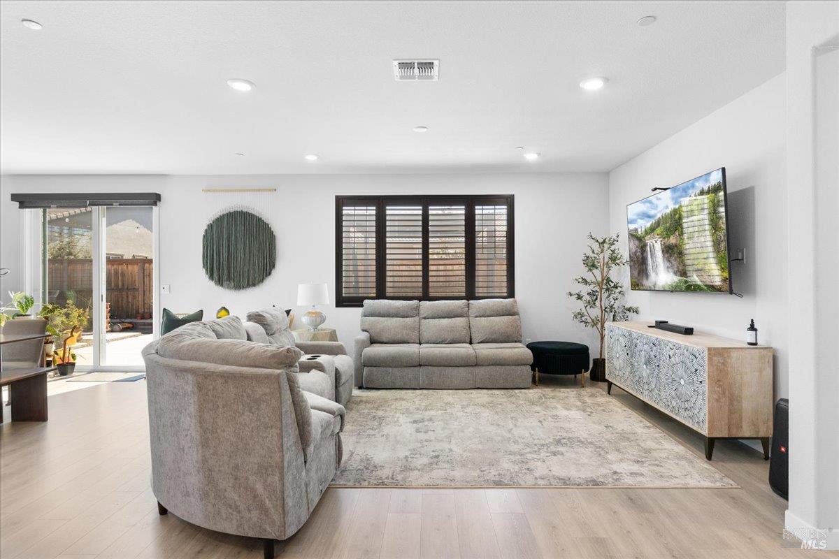 625 Wildflower Lane Dixon CA 95620