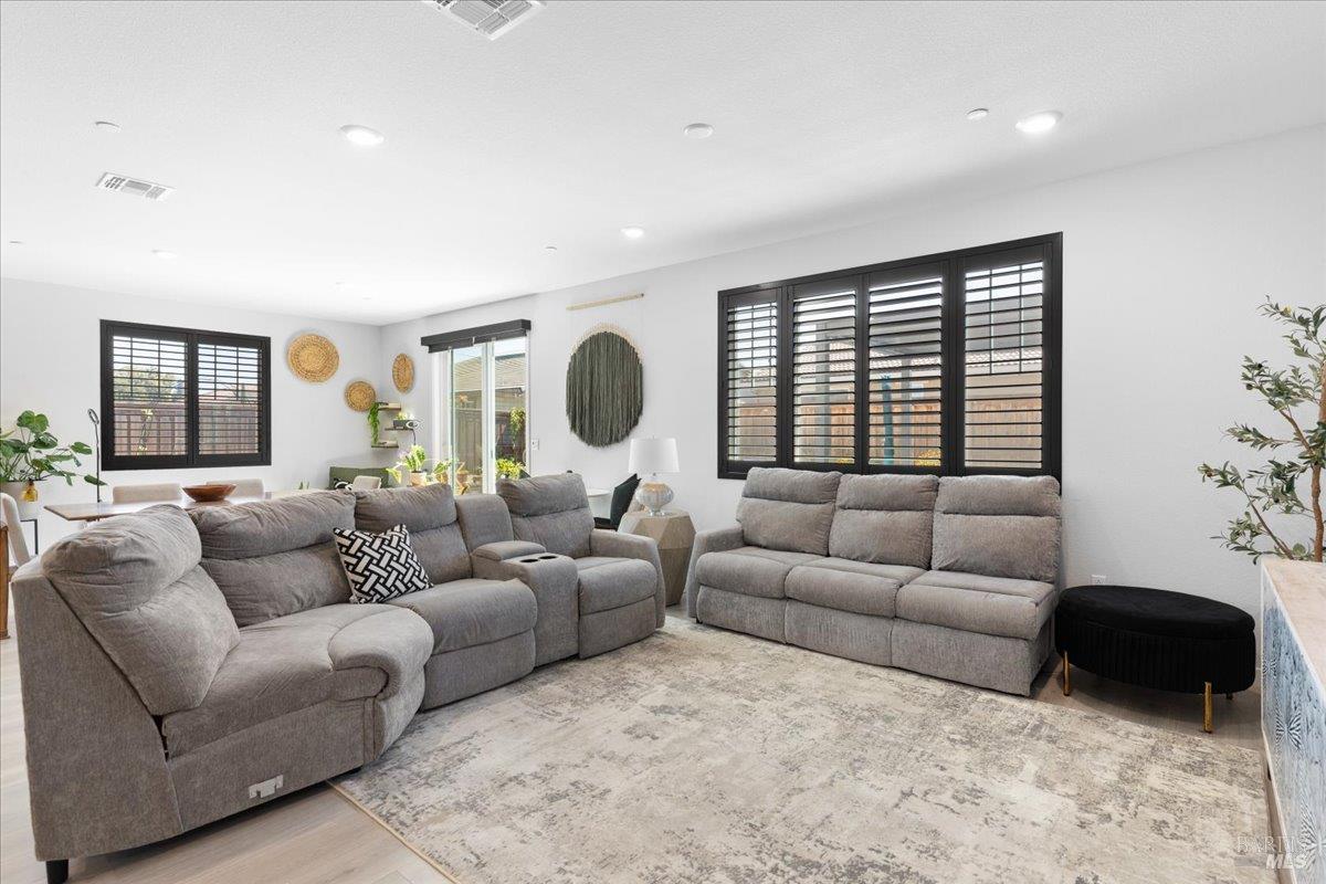 625 Wildflower Lane Dixon CA 95620