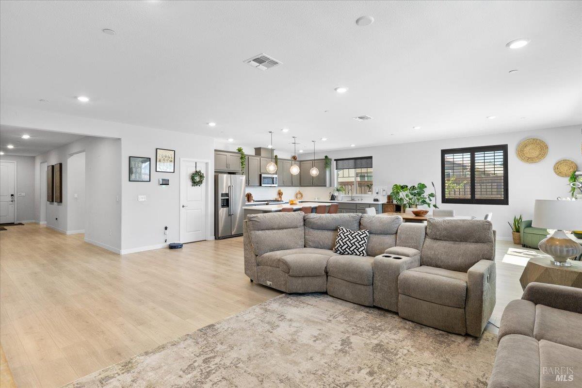 625 Wildflower Lane Dixon CA 95620