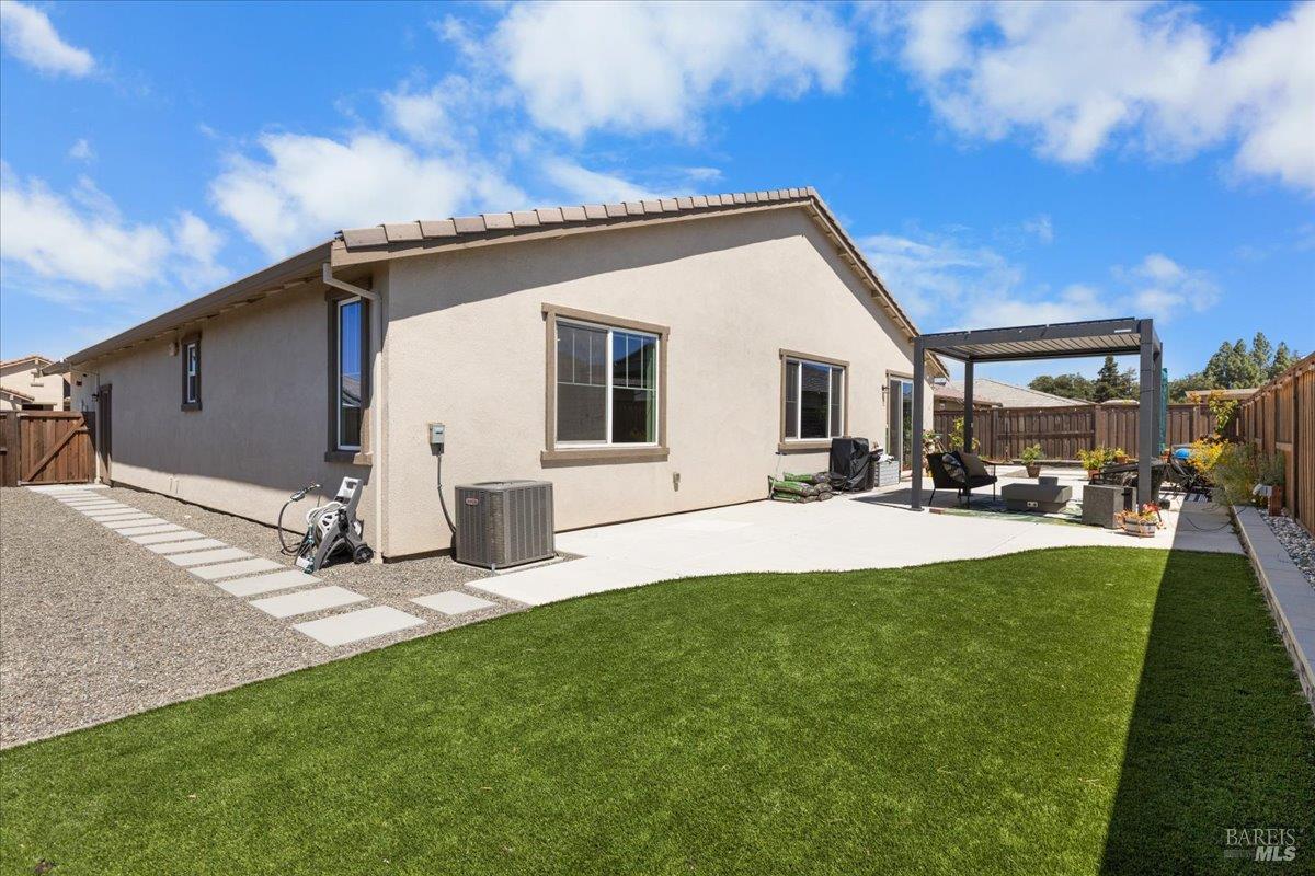 625 Wildflower Lane Dixon CA 95620